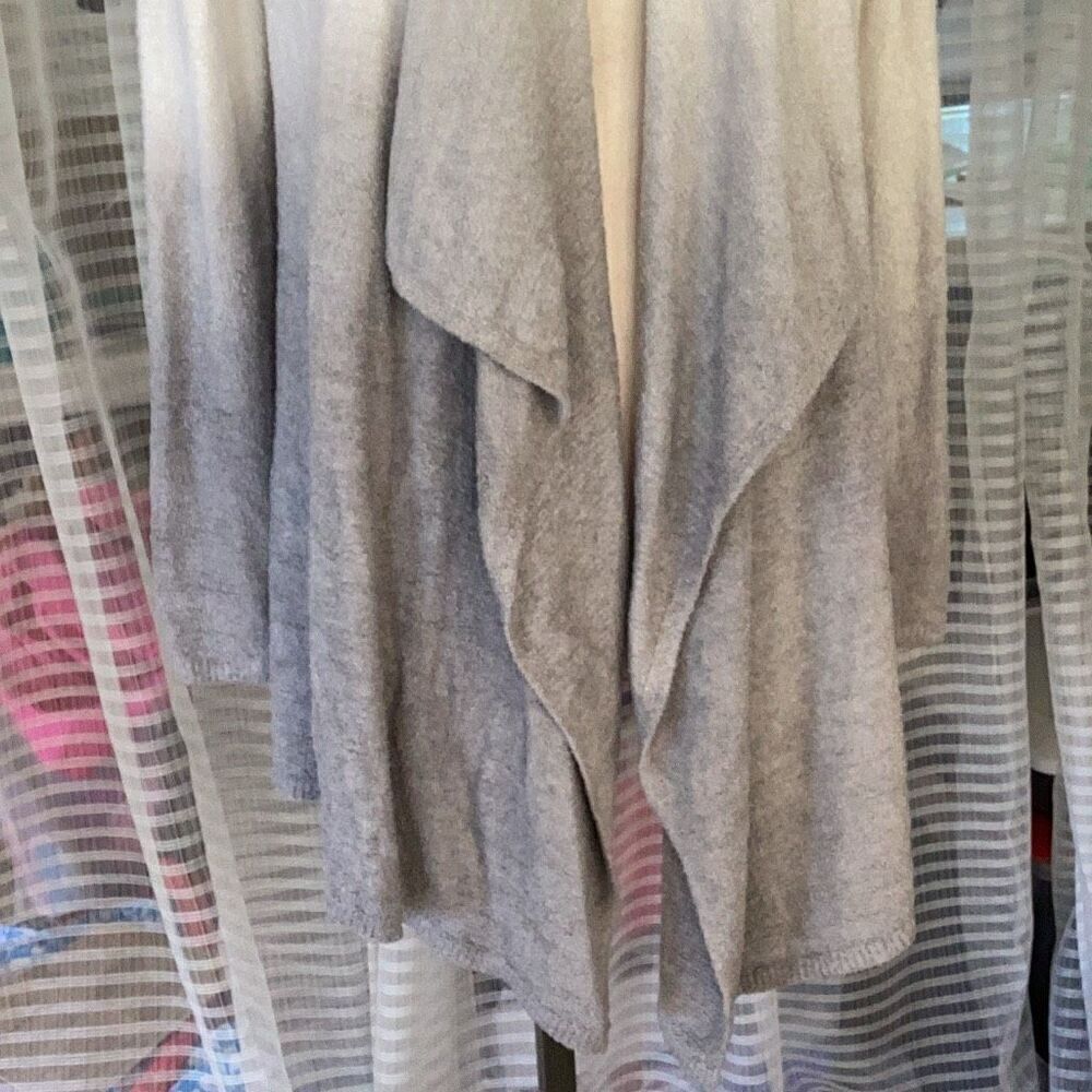 Barefoot Dreams Bamboo Chic Lite Ombre Calypso Wrap Cardigan Gray L/XL - Picture 5 of 7